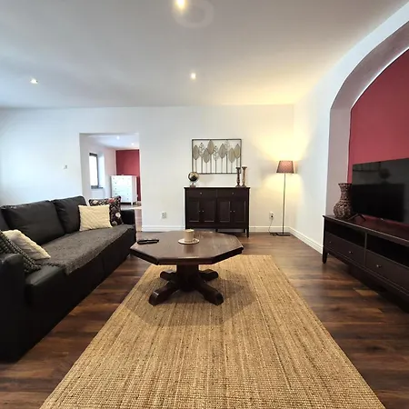 Zoe - Old Town Apartment