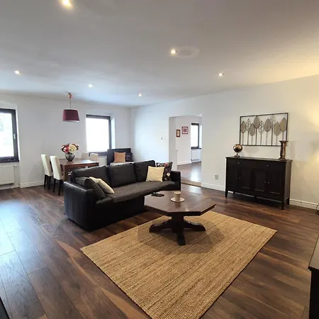 Zoe - Old Town * Pressburg