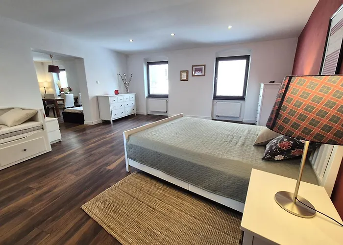 Zoe - Old Town Братислава