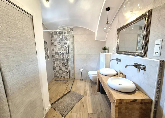 Zoe - Old Town * Братислава