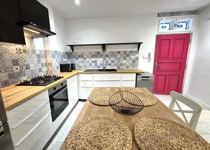 Zoe - Old Town Братислава